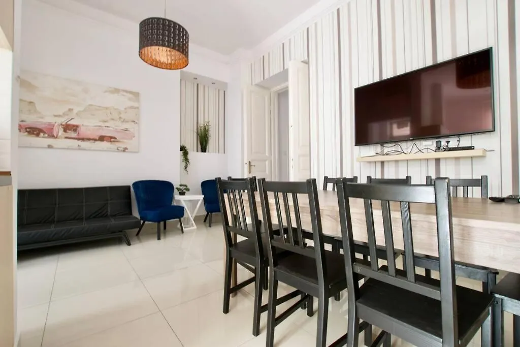 Premium Apartment By Hi5-Vaci Str. 3 Bedroom بودابست