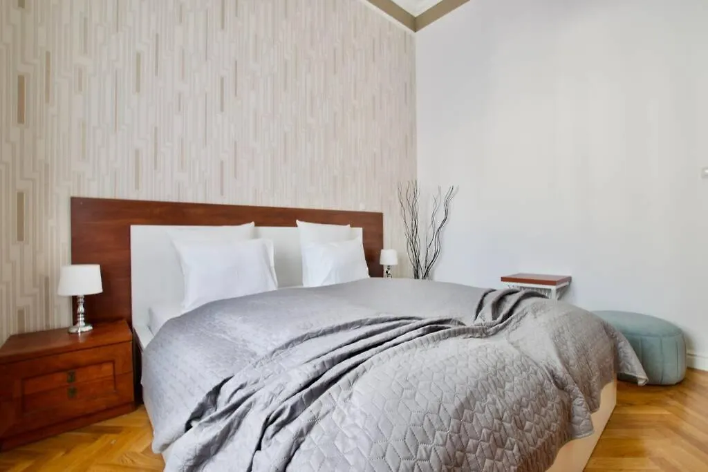Premium Apartment By Hi5-Vaci Str. 3 Bedroom بودابست